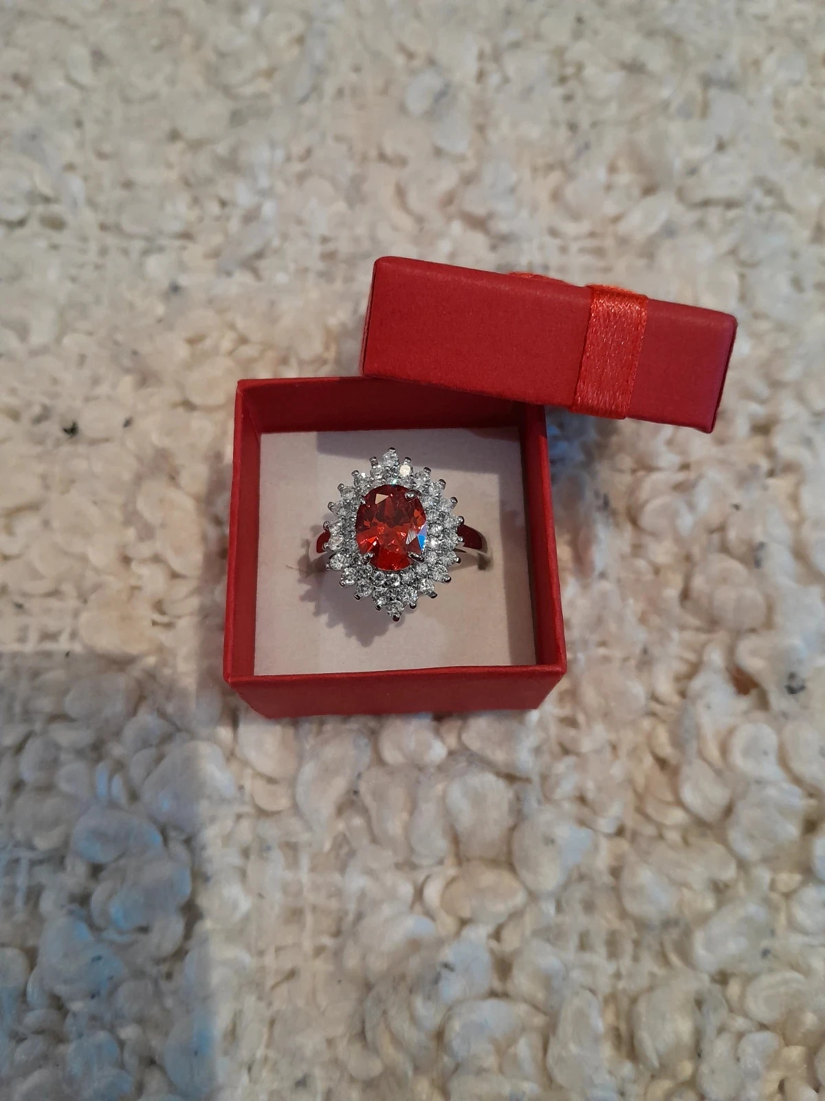 Prachtige ring met strass en rode kristalsteen, maat 60 – photo 2